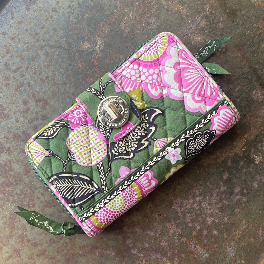 Vera Bradley Priscilla Pink (Retired) TurnLock Zip Around Quilted Wallet